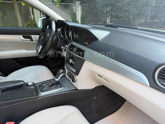 ÖZCAR 'dan BAKIMLI - C 180 / 7G TRONIC /ÇİFT CAM TAVAN/168.oookm