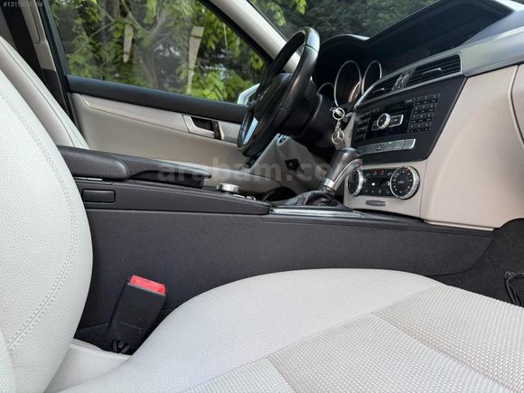 ÖZCAR 'dan BAKIMLI - C 180 / 7G TRONIC /ÇİFT CAM TAVAN/168.oookm