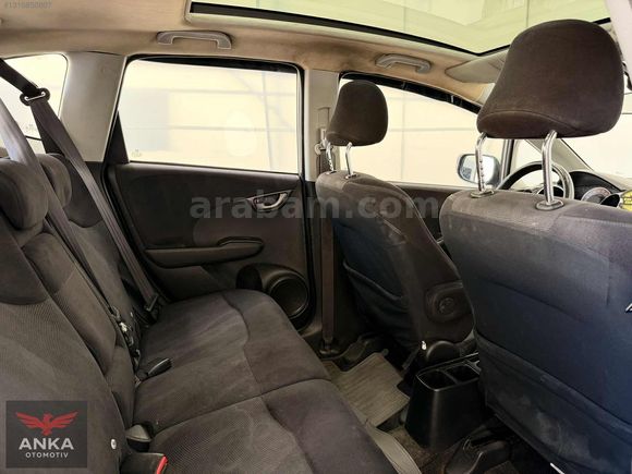 2011 MODEL FULL + FULL CAM TAVANLI HONDA JAZZ AĞIR HASARLI