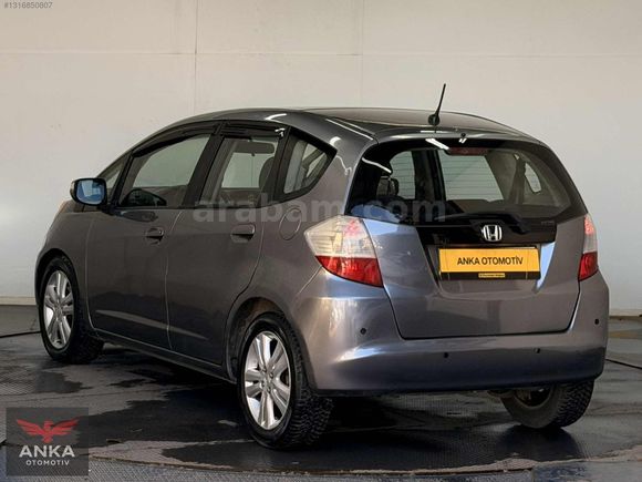 2011 MODEL FULL + FULL CAM TAVANLI HONDA JAZZ AĞIR HASARLI