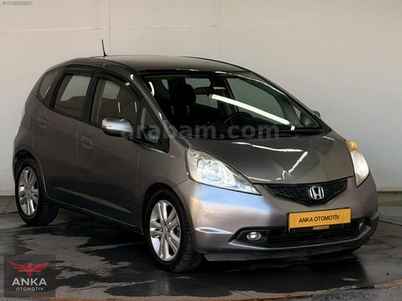 2011 MODEL FULL + FULL CAM TAVANLI HONDA JAZZ AĞIR HASARLI