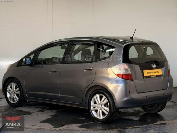 2011 MODEL FULL + FULL CAM TAVANLI HONDA JAZZ AĞIR HASARLI