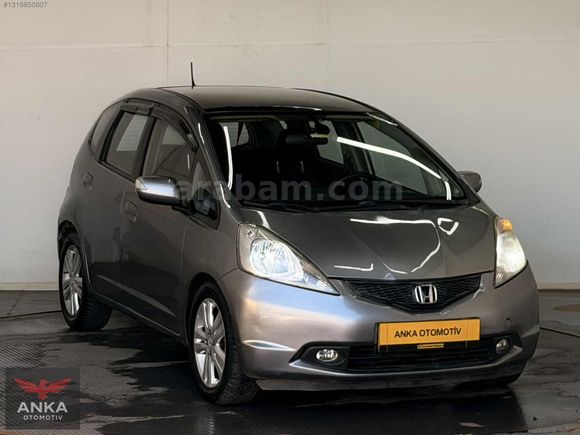 2011 MODEL FULL + FULL CAM TAVANLI HONDA JAZZ AĞIR HASARLI