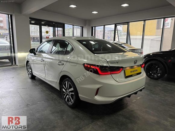 2021 MODEL HONDA CİTY 1.5 İ-VTEC EXECUTİVE
