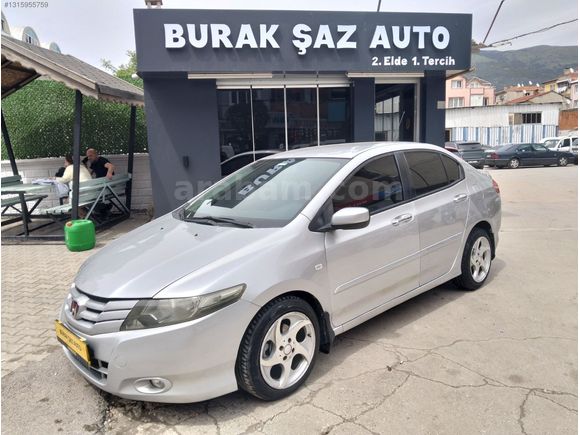 BURAK ŞAZ AUTO/DÜŞÜK KM HONDA CITY %50 PEŞİN 12AY SENETLİ TAKSİT