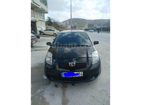 memurdan Toyota Yaris  1.3 Terra 2009 Model  208.000 km Siyah