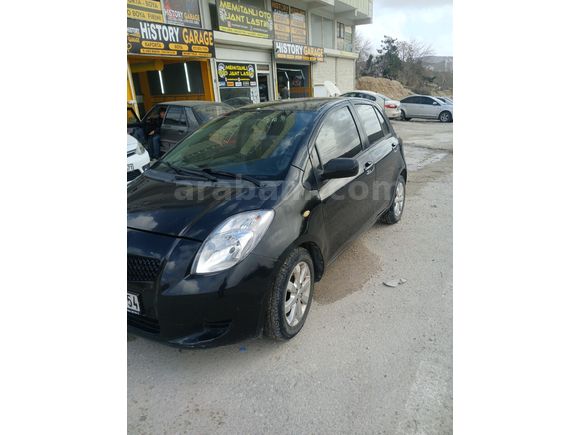 memurdan Toyota Yaris  1.3 Terra 2009 Model  208.000 km Siyah