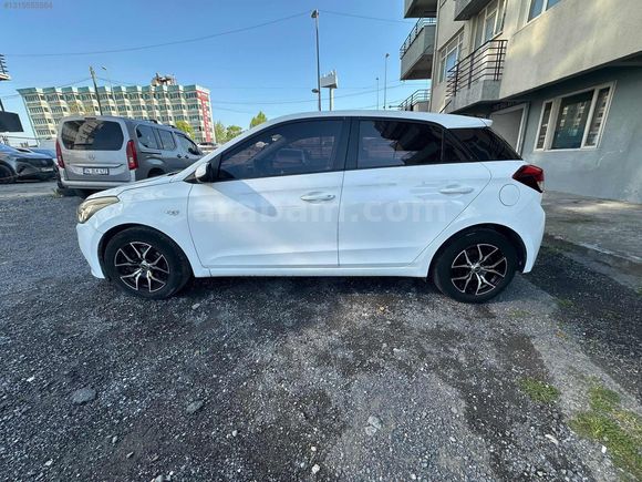 2016 HYUNDİA İ20 1.4 CRDİ ORJİNAL