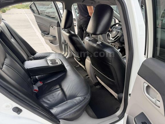AGİN OTOMOTİVDEN 2014 MODEL 1,6 VTECH PREMİUM OTOMATİK 125 BİNDE