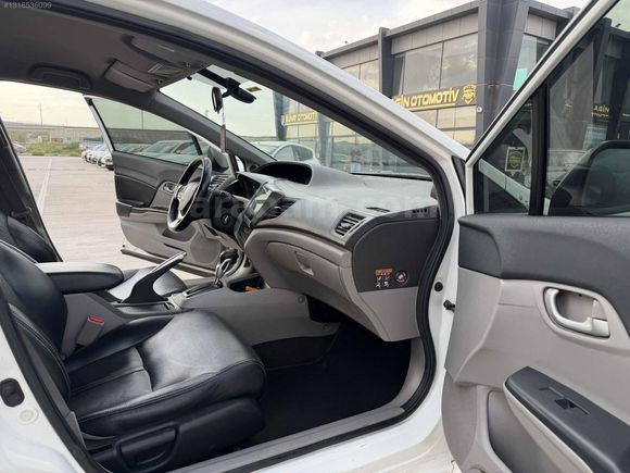 AGİN OTOMOTİVDEN 2014 MODEL 1,6 VTECH PREMİUM OTOMATİK 125 BİNDE