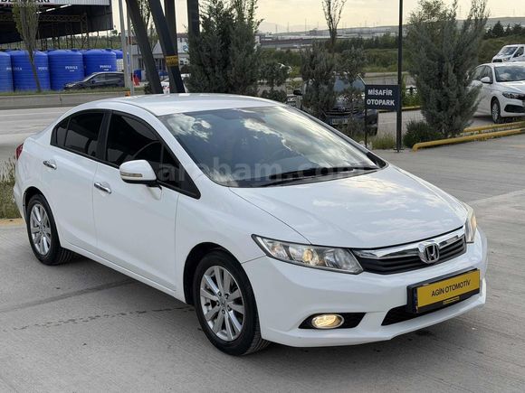 AGİN OTOMOTİVDEN 2014 MODEL 1,6 VTECH PREMİUM OTOMATİK 125 BİNDE