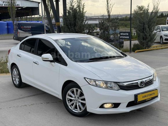 AGİN OTOMOTİVDEN 2014 MODEL 1,6 VTECH PREMİUM OTOMATİK 125 BİNDE