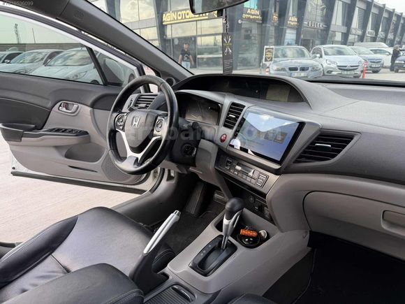 AGİN OTOMOTİVDEN 2014 MODEL 1,6 VTECH PREMİUM OTOMATİK 125 BİNDE
