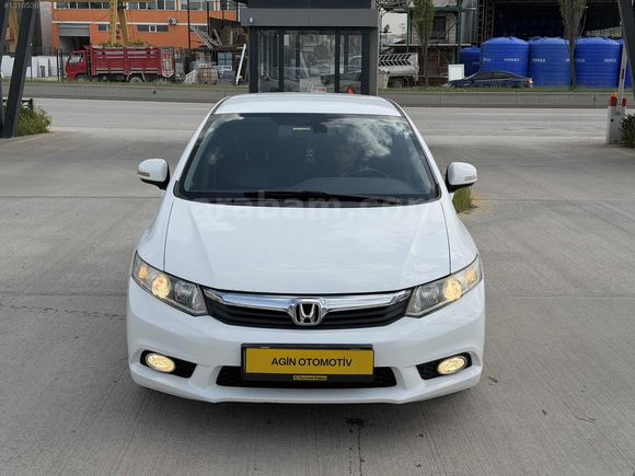 AGİN OTOMOTİVDEN 2014 MODEL 1,6 VTECH PREMİUM OTOMATİK 125 BİNDE
