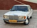 HATASIZ ORJİNAL FABRİKASYON 1981 MERCEDES 230E