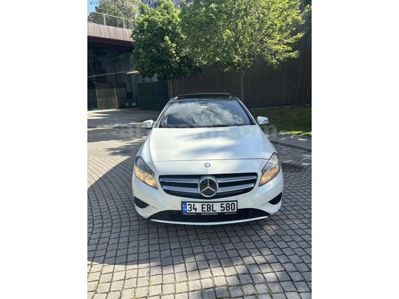 2013 MODEL MERCEDES-BENZ A180 CAM TAVANLI ORJİNAL AİYLE ARACI