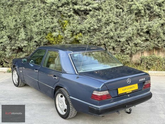 KURT OTOMOTİV'DEN TEMİZ OTOMATİK DERİ KOLTUK E200