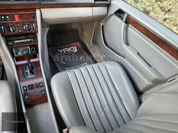 KURT OTOMOTİV'DEN TEMİZ OTOMATİK DERİ KOLTUK E200