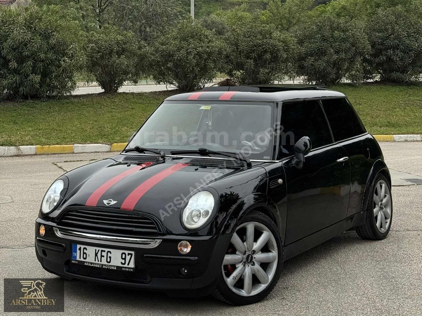 Galeriden Mini Cooper 1.6 Türkiye Paketi 2003 Model Bursa 230.000 km Siyah 1