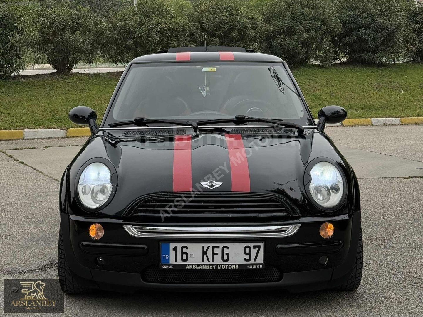 Galeriden Mini Cooper 1.6 Türkiye Paketi 2003 Model Bursa 230.000 km Siyah 2