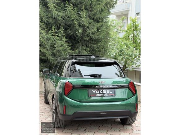2025-10 BİN KM HATASIZ HARMAN-KARDON HEADUP TR-DE TEK OPSİYON