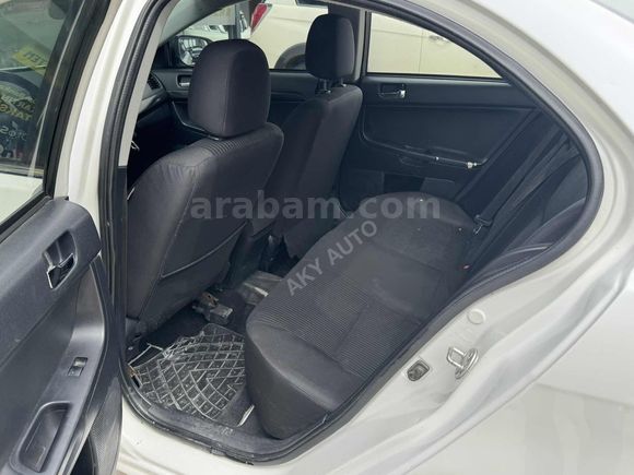 AKY AUTO'DAN 2015 MİTSUBİSHİ LANCER 1.6 İNVİTE PAKET