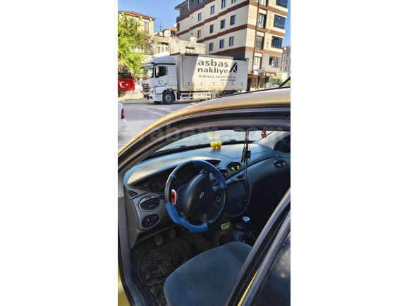 Sahibinden Ford Focus 1.6 2001 Model  260.000 km Sarı