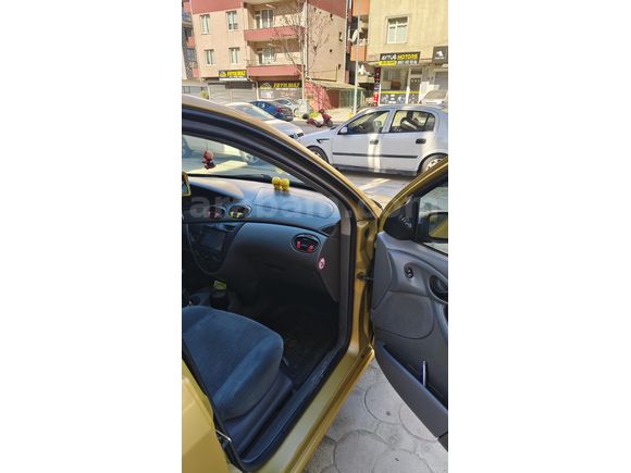 Sahibinden Ford Focus 1.6 2001 Model  260.000 km Sarı