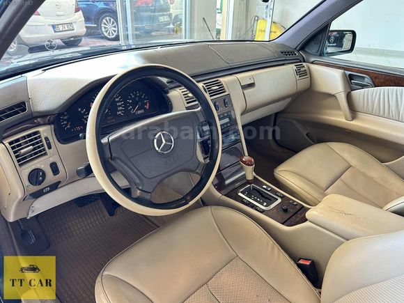 TT CAR-E 230 ELEGANCE OTOMATİK DEĞİŞENSİZ-SUNROOF