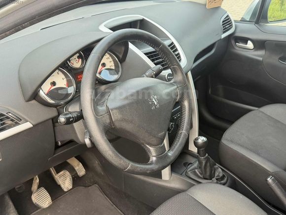 2011-PEJO 207 1.4 Active-