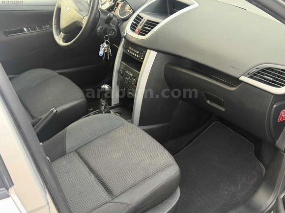 2011-PEJO 207 1.4 Active-