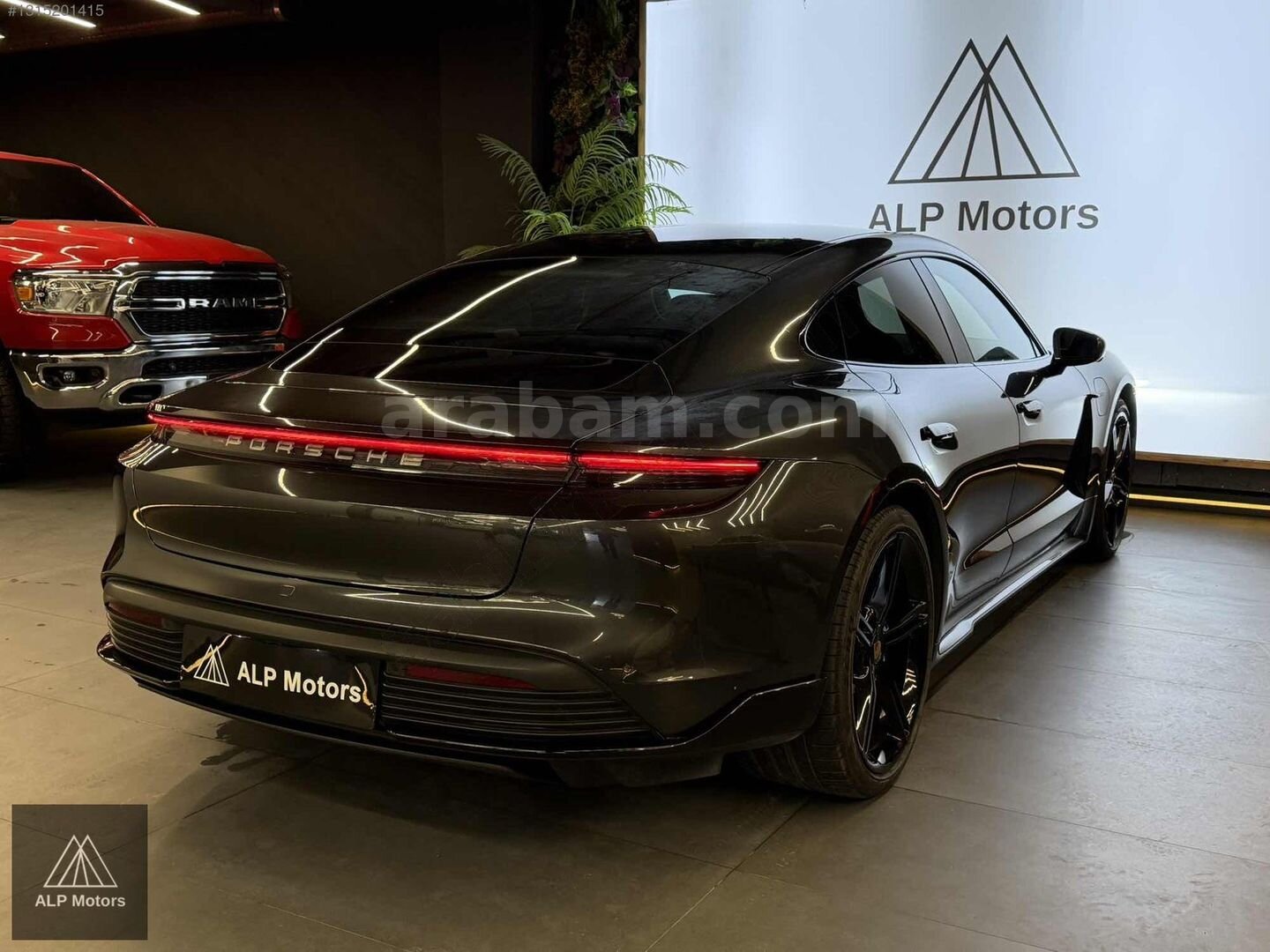 Galeriden Porsche Taycan Elektrik 4S Performance Plus 2020 Model İstanbul 20.700 km Füme 4