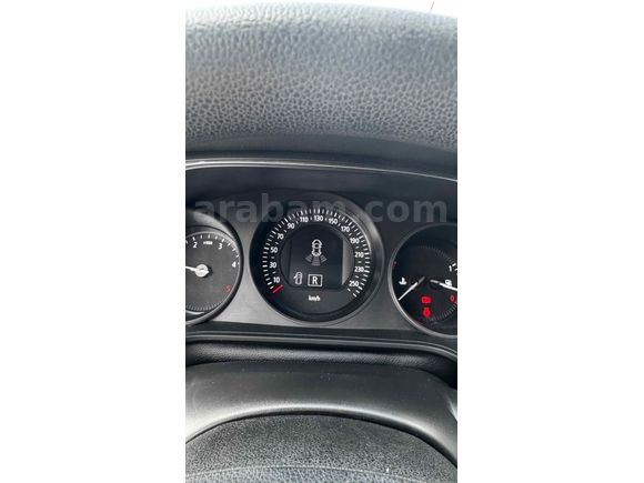 96000 km’de 2020 MODEL MEGANE DİZEL OTOMATİK