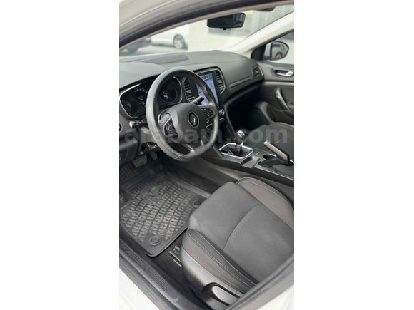 96000 km’de 2020 MODEL MEGANE DİZEL OTOMATİK
