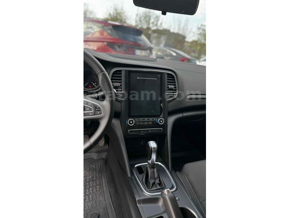 96000 km’de 2020 MODEL MEGANE DİZEL OTOMATİK