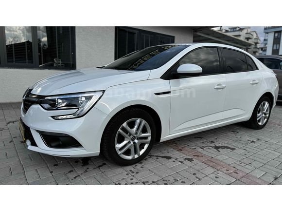 96000 km’de 2020 MODEL MEGANE DİZEL OTOMATİK