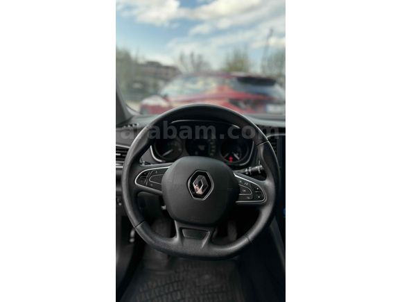 96000 km’de 2020 MODEL MEGANE DİZEL OTOMATİK