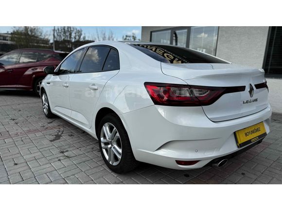 96000 km’de 2020 MODEL MEGANE DİZEL OTOMATİK