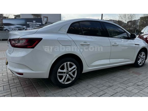 96000 km’de 2020 MODEL MEGANE DİZEL OTOMATİK