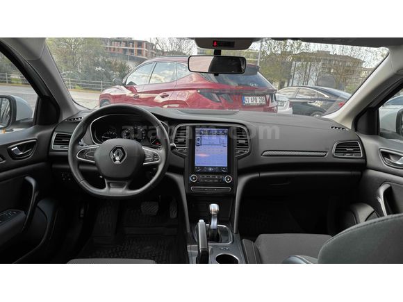 96000 km’de 2020 MODEL MEGANE DİZEL OTOMATİK