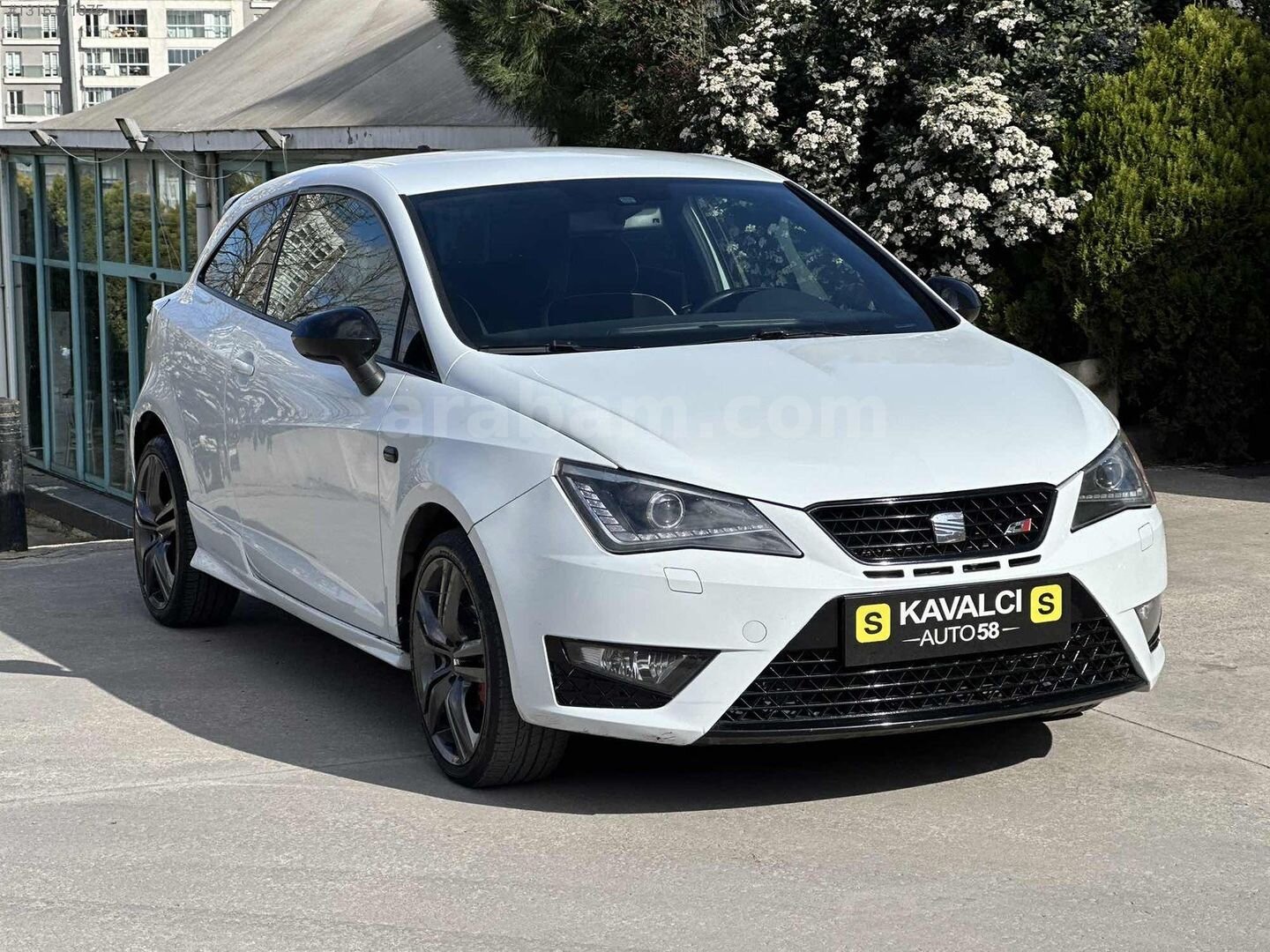 Galeriden Seat Ibiza 1.4 TSI Sport Coupe Cupra 2013 Model İstanbul 173.000 km Beyaz 3