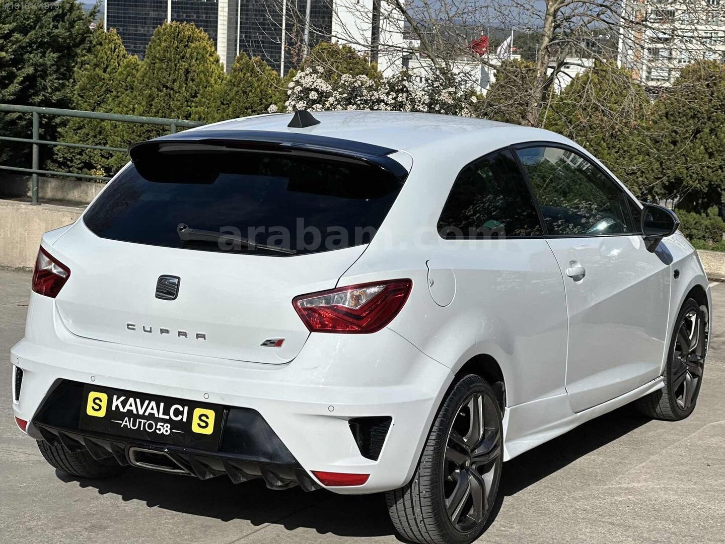Galeriden Seat Ibiza 1.4 TSI Sport Coupe Cupra 2013 Model İstanbul 173.000 km Beyaz 5