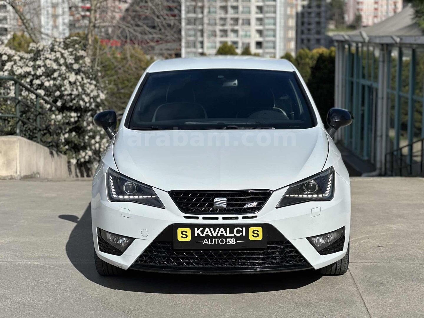 Galeriden Seat Ibiza 1.4 TSI Sport Coupe Cupra 2013 Model İstanbul 173.000 km Beyaz 1