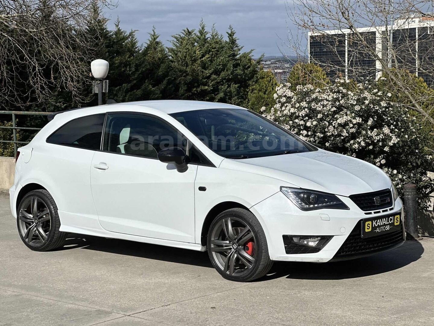 Galeriden Seat Ibiza 1.4 TSI Sport Coupe Cupra 2013 Model İstanbul 173.000 km Beyaz 6