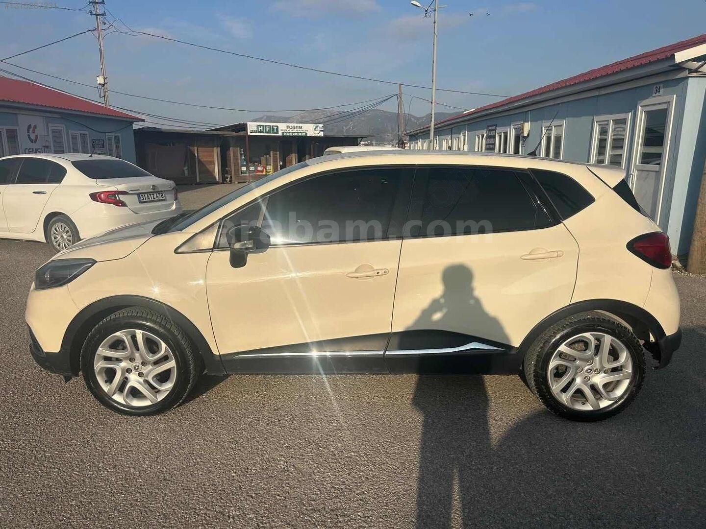 Galeriden Renault Captur 1.5 dCi Icon 2015 Model Hatay 214.000 km Bej 4