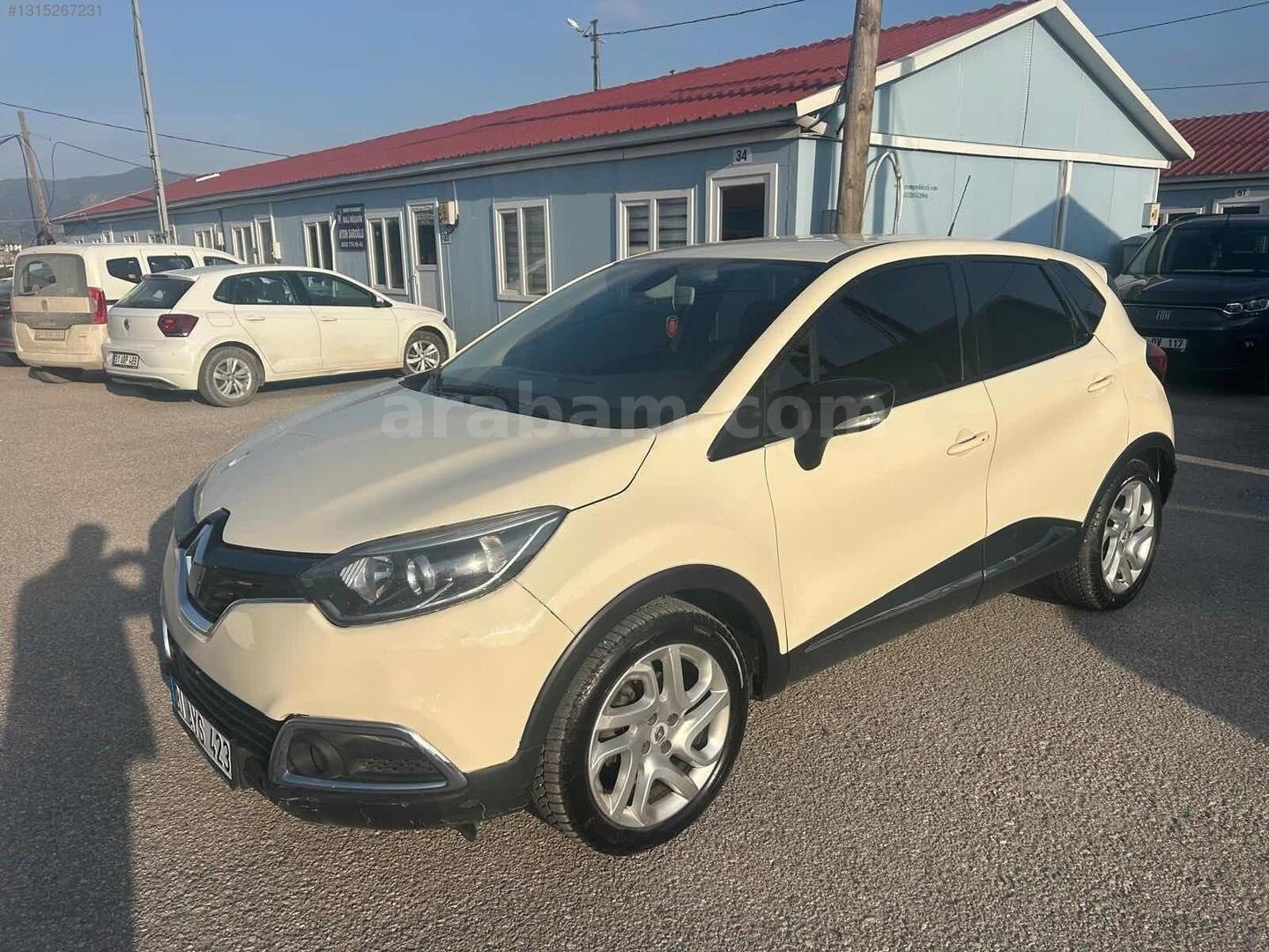 Galeriden Renault Captur 1.5 dCi Icon 2015 Model Hatay 214.000 km Bej 3