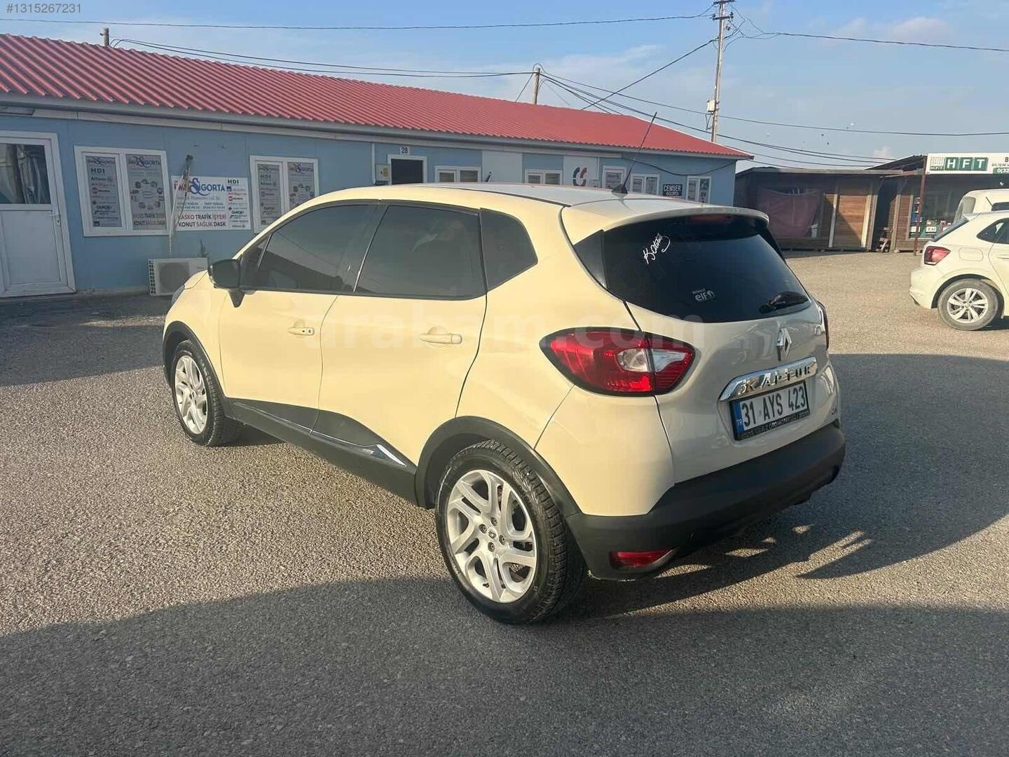 Galeriden Renault Captur 1.5 dCi Icon 2015 Model Hatay 214.000 km Bej 5