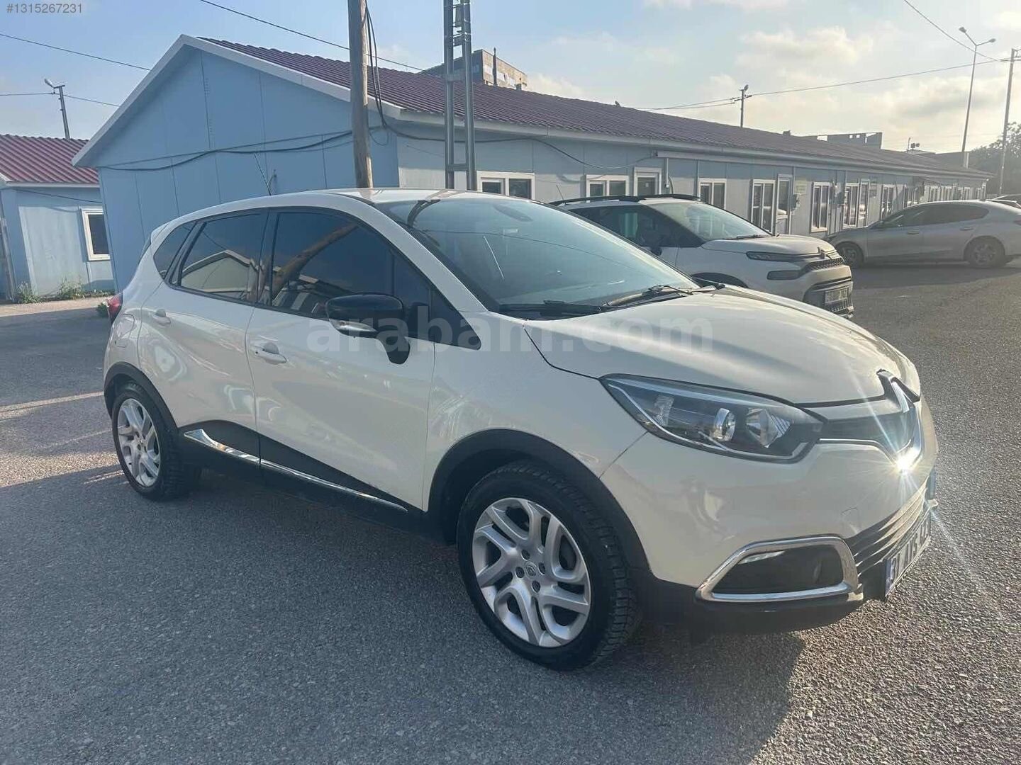 Galeriden Renault Captur 1.5 dCi Icon 2015 Model Hatay 214.000 km Bej 1