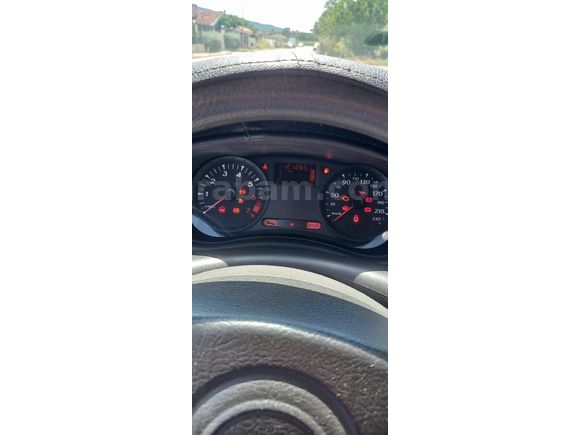 Sahibinden Renault Clio 1.2 Expression 2010 Model