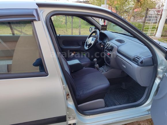 Sahibinden Renault Clio 1.4 RNA 2001 Model
